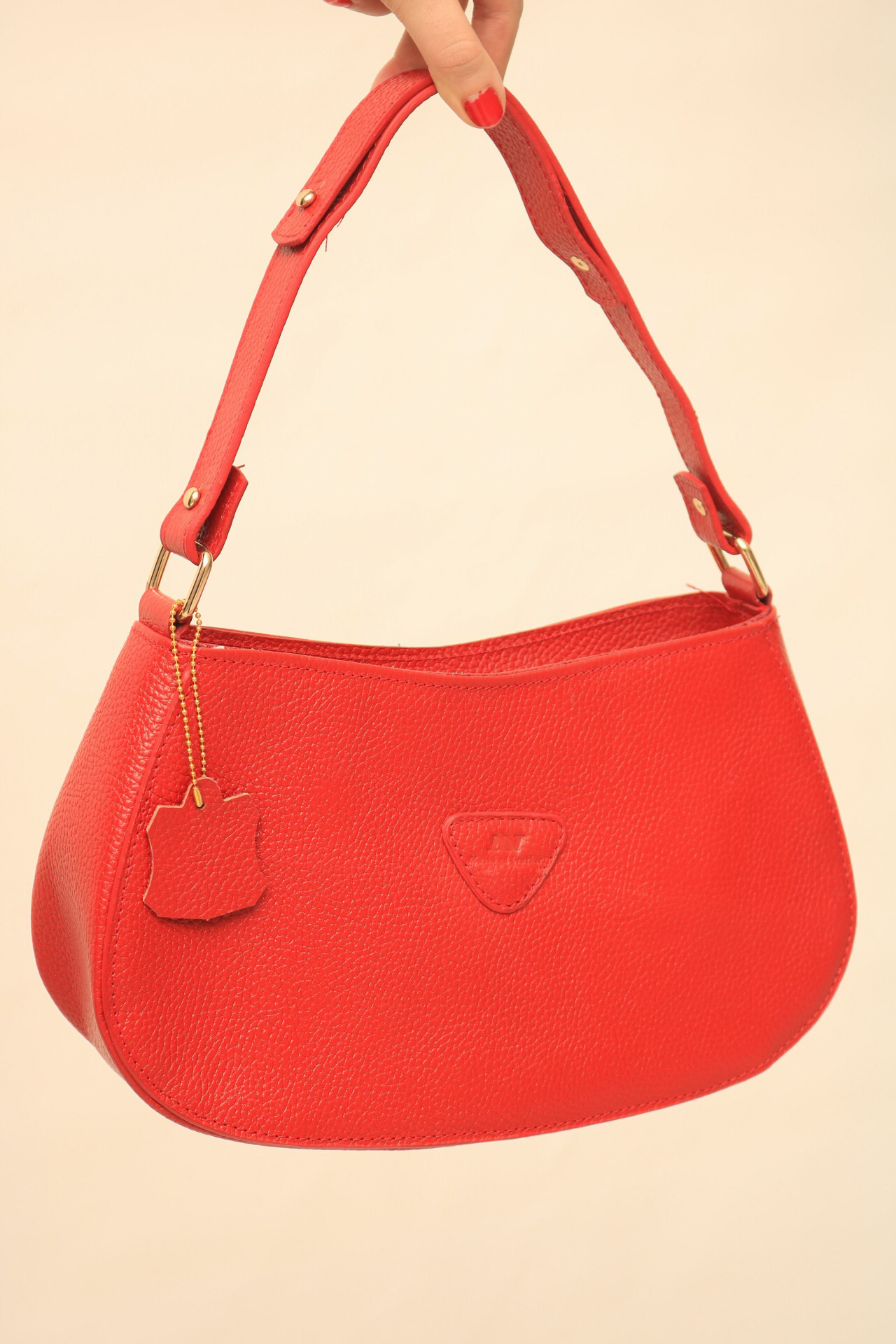 خرید کیف زنانه نویل چرم مدل هلالی خرید کیف زنانه نویل چرم مدل هلالی