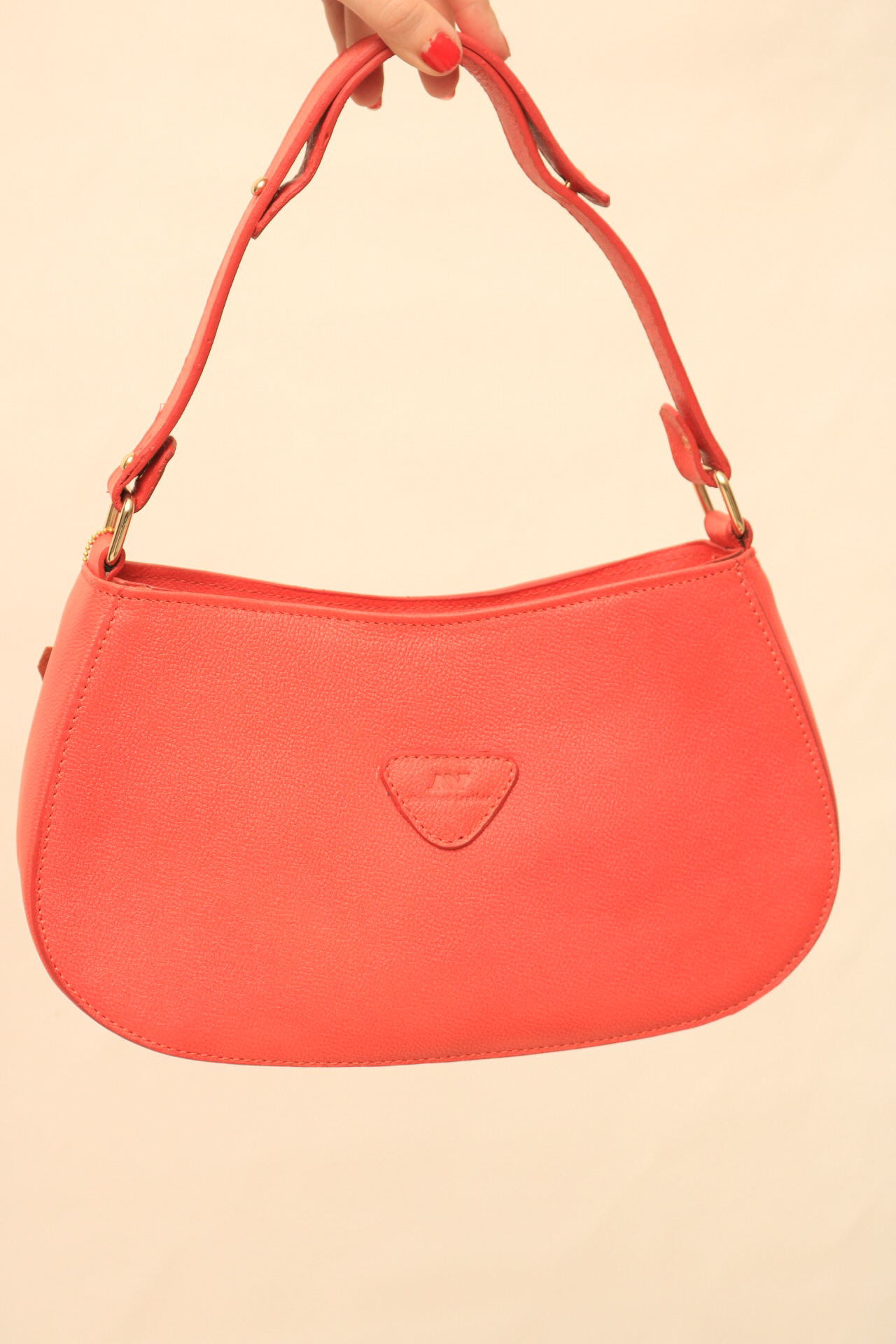 خرید کیف زنانه نویل چرم مدل هلالی خرید کیف زنانه نویل چرم مدل هلالی