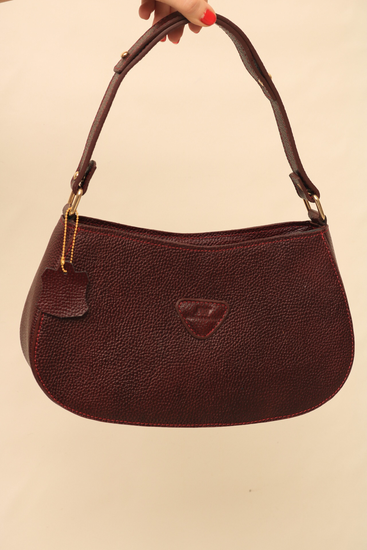 خرید کیف زنانه نویل چرم مدل هلالی خرید کیف زنانه نویل چرم مدل هلالی