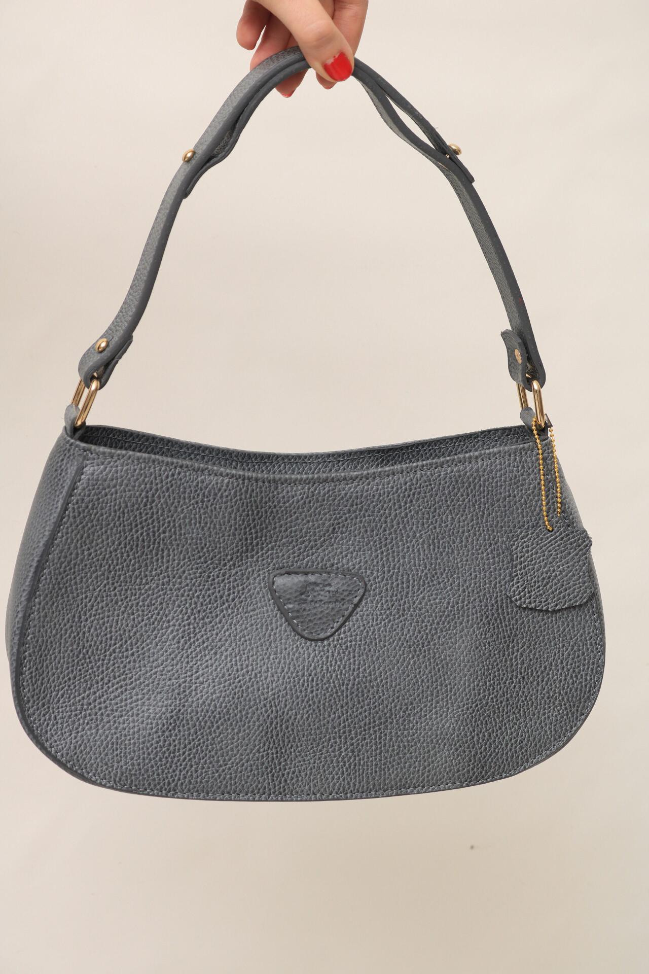 خرید کیف زنانه نویل چرم مدل هلالی خرید کیف زنانه نویل چرم مدل هلالی