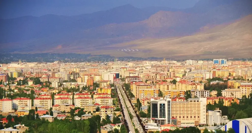 راهنمای جامع و کاربردی سفر به وان ترکیه – نسخه ۱۴۰۴