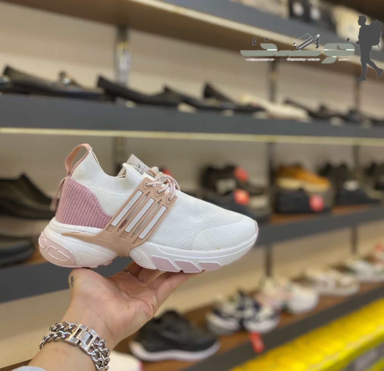 photo_2026-02-14_12-36-39 کتونی زنانه رانینگ ادیداس adidas کد 9028