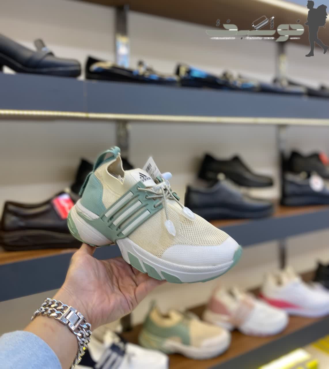 photo_2026-02-14_12-37-01 کتونی زنانه رانینگ ادیداس adidas کد 9028