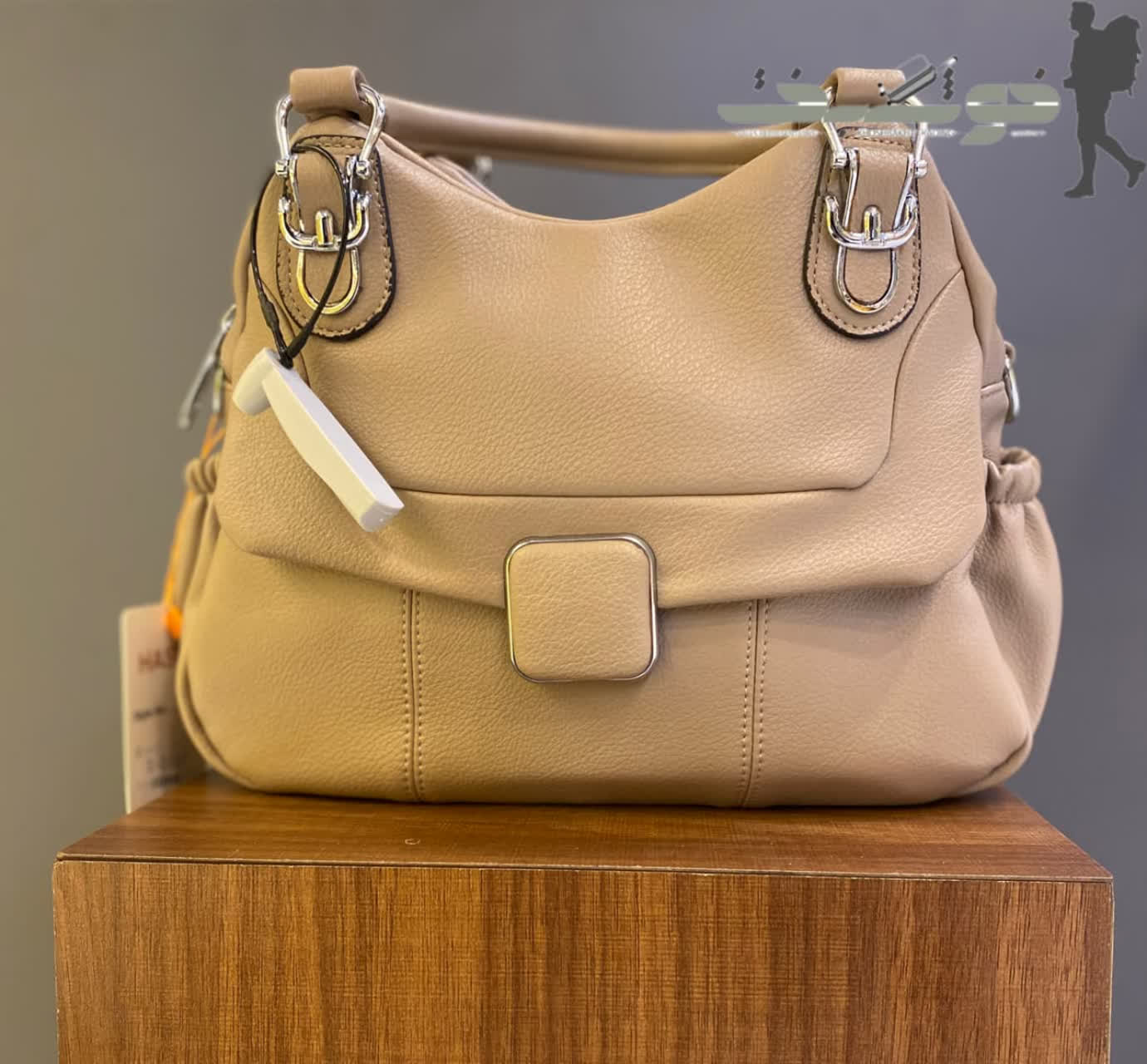 photo_2026-02-21_18-52-11 کیف زنانه حاصل مدل جادسته کمر بندی کد 1-1537